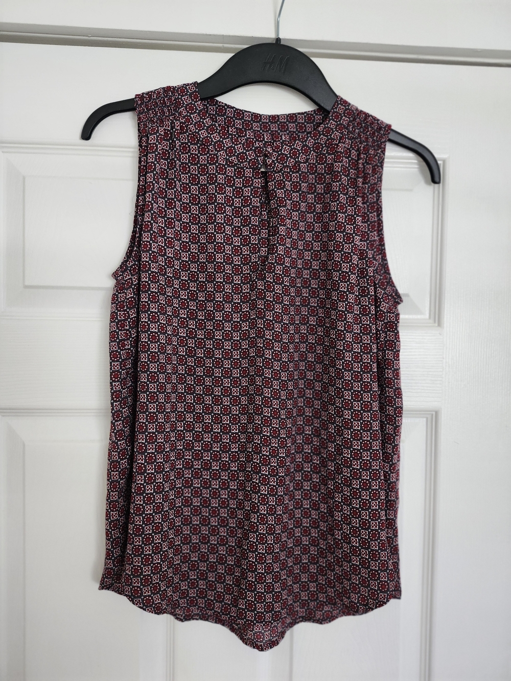 NWOT LOFT Sleeveless Geometric Print Camisole - Burgundy